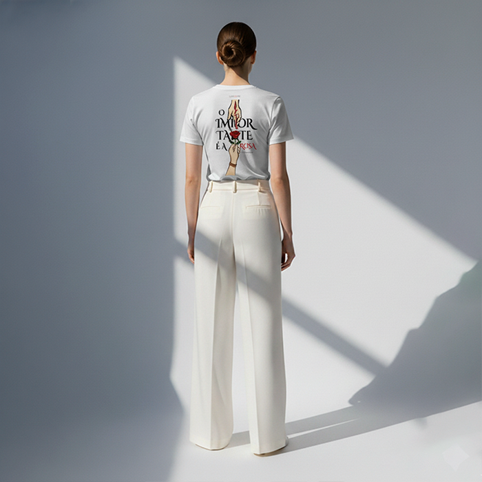 CAMISETA O IMPORTANTE É A ROSA